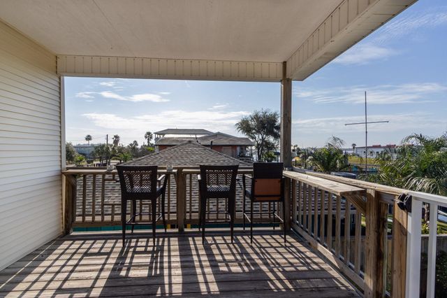 1003 Commodore Drive, Galveston, TX 77554