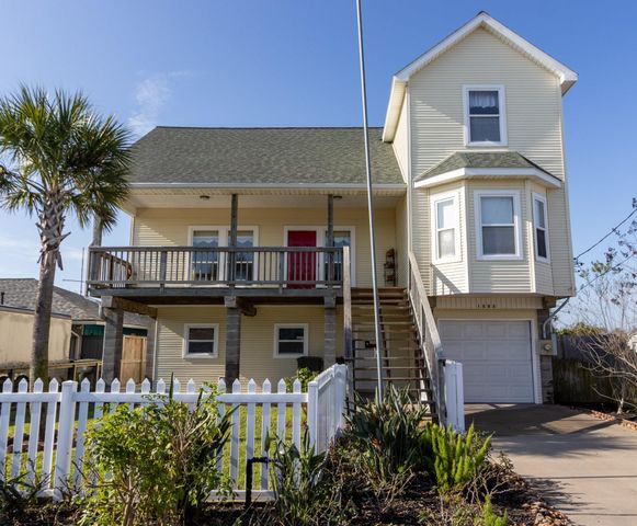 1003 Commodore Drive, Galveston, TX 77554