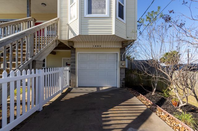 1003 Commodore Drive, Galveston, TX 77554