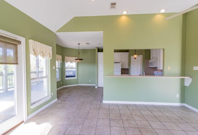 1003 Commodore Drive, Galveston, TX 77554