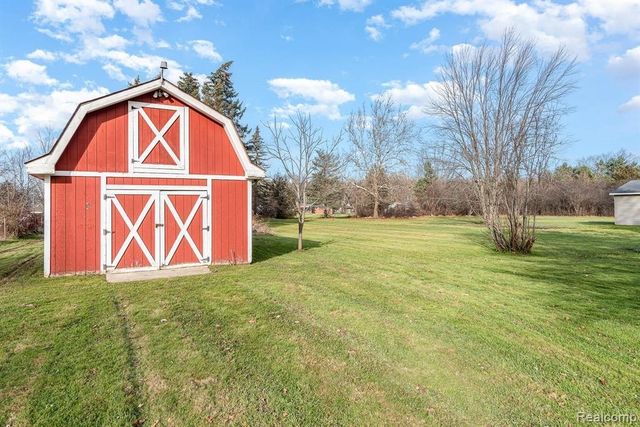 3209 Hospers Street, Grand Blanc, MI 48439