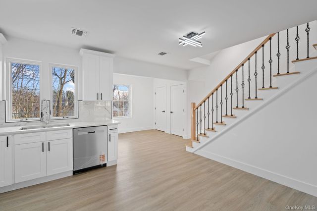 39 Overland Drive, Wallkill, NY 12589