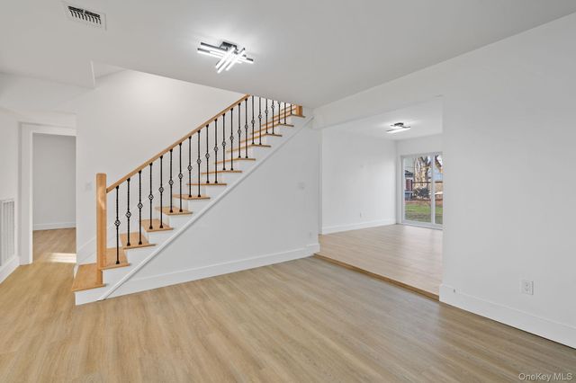 39 Overland Drive, Wallkill, NY 12589