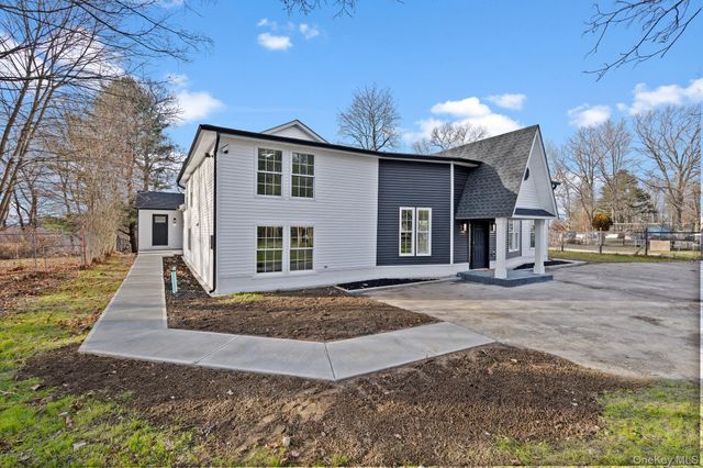 39 Overland Drive, Wallkill, NY 12589