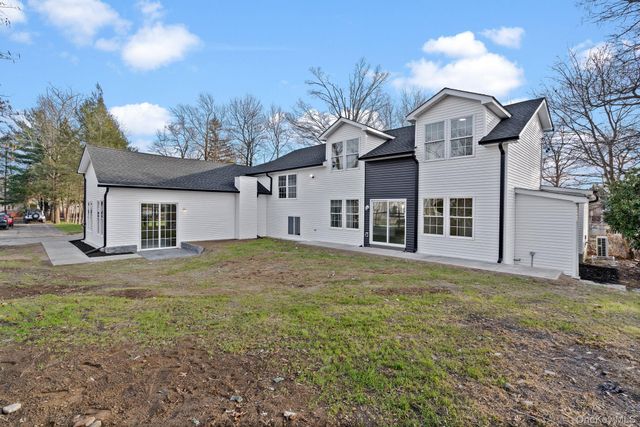 39 Overland Drive, Wallkill, NY 12589