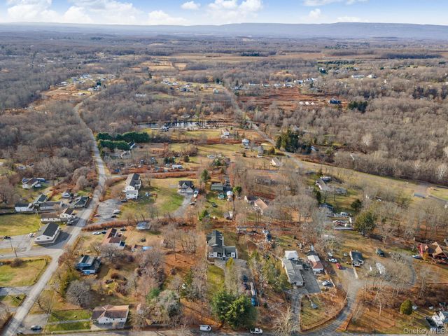 39 Overland Drive, Wallkill, NY 12589