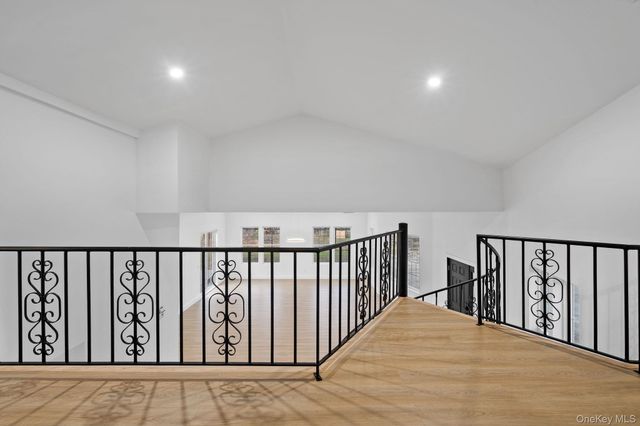 39 Overland Drive, Wallkill, NY 12589