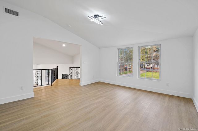 39 Overland Drive, Wallkill, NY 12589