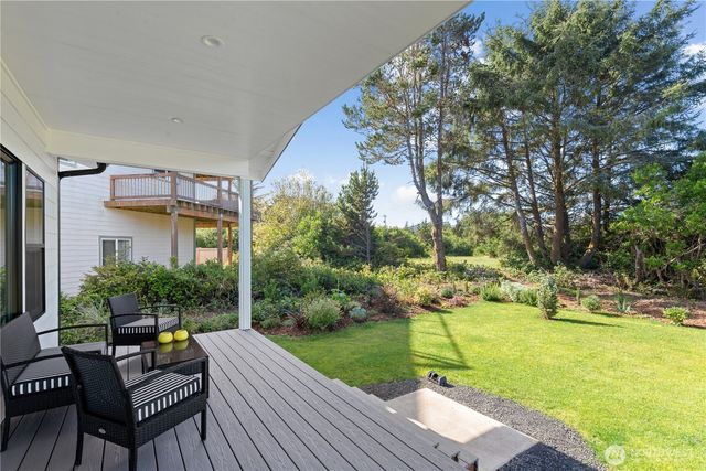 241 Ocean Shores Boulevard SW, Ocean Shores, WA 98569