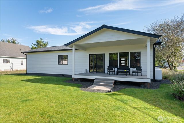 241 Ocean Shores Boulevard SW, Ocean Shores, WA 98569