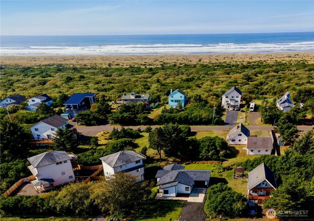 241 Ocean Shores Boulevard SW, Ocean Shores, WA 98569