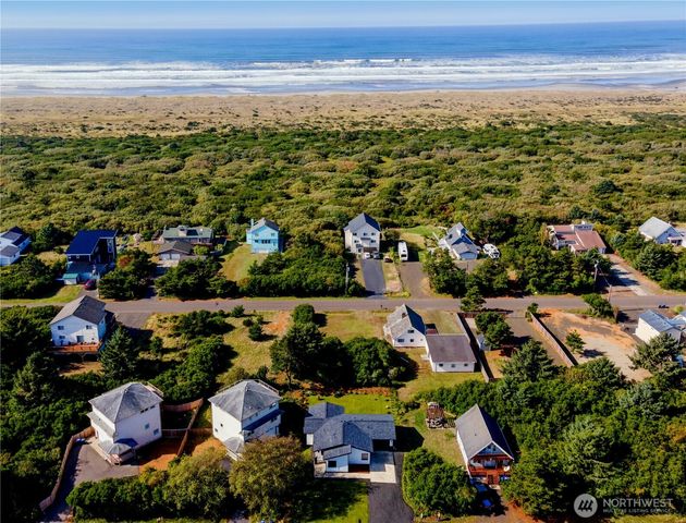 241 Ocean Shores Boulevard SW, Ocean Shores, WA 98569