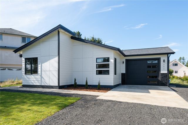 241 Ocean Shores Boulevard SW, Ocean Shores, WA 98569