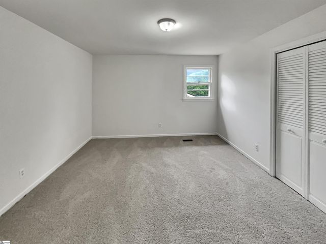 132 Trent Drive, Taylors, SC 29687