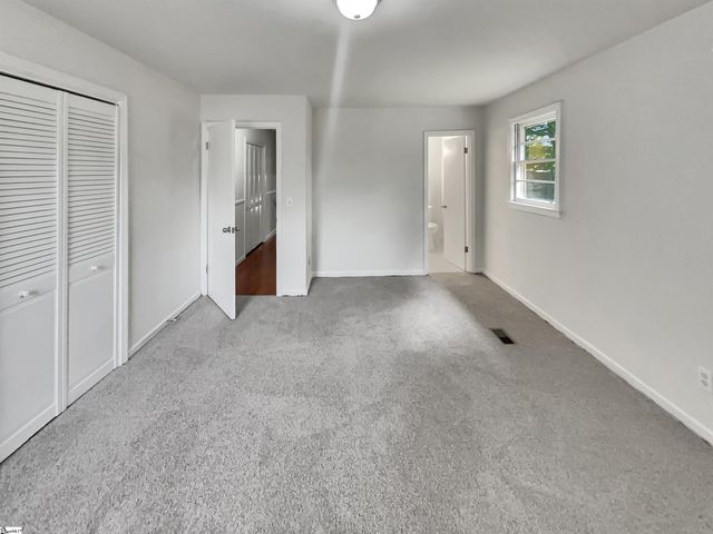 132 Trent Drive, Taylors, SC 29687