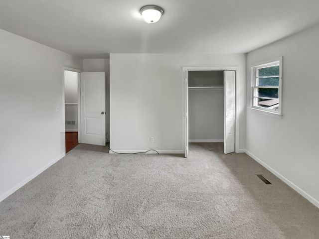 132 Trent Drive, Taylors, SC 29687