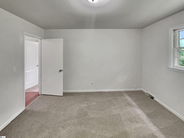 132 Trent Drive, Taylors, SC 29687