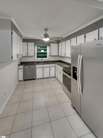 132 Trent Drive, Taylors, SC 29687