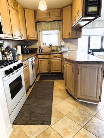 6077 S Division Street, North Judson, IN 46366