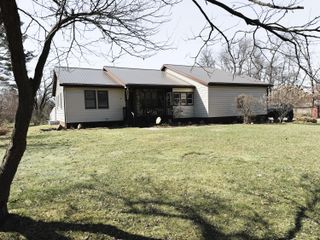 6077 S Division Street, North Judson, IN 46366