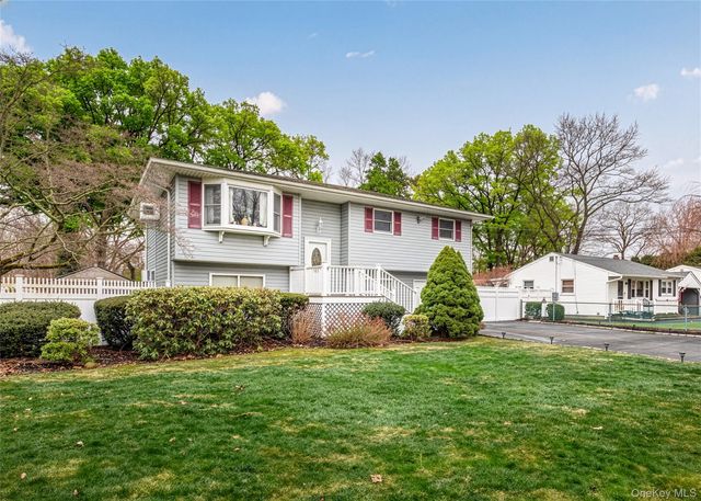 18 Brandywine Drive, Mastic, NY 11950