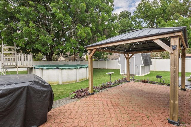 18 Brandywine Drive, Mastic, NY 11950