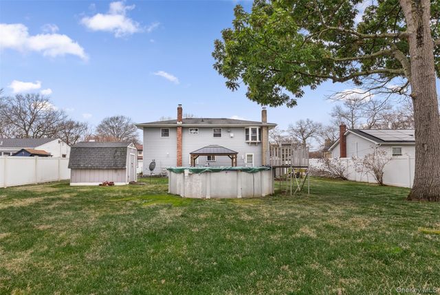 18 Brandywine Drive, Mastic, NY 11950