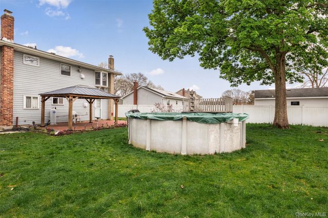 18 Brandywine Drive, Mastic, NY 11950