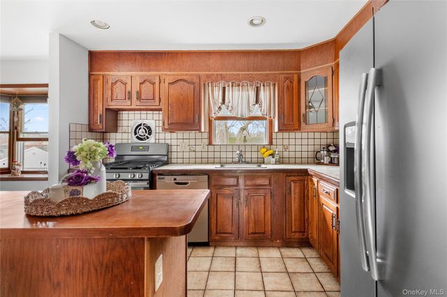 18 Brandywine Drive, Mastic, NY 11950