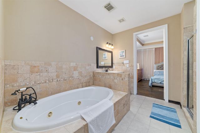 3004 Falls At Fairdale, Houston, TX 77057