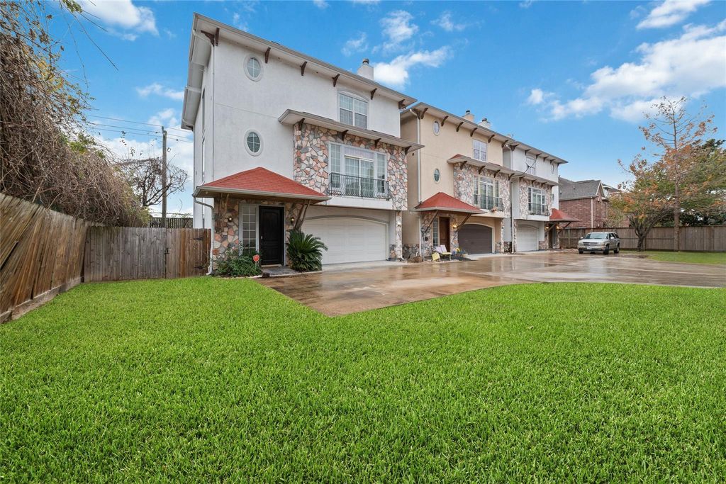 3004 Falls At Fairdale, Houston, TX 77057