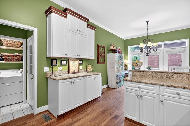 1064 Sugarhill Pl, Cookeville, TN 38501