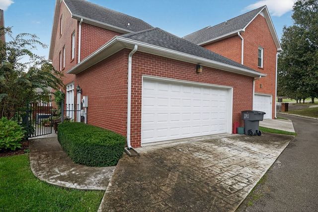 1064 Sugarhill Pl, Cookeville, TN 38501