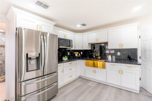 3925 W NORFOLK STREET, Tampa, FL 33614