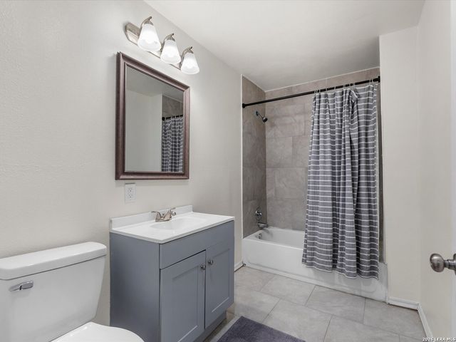 2727 Roselawn Rd, San Antonio, TX 78226