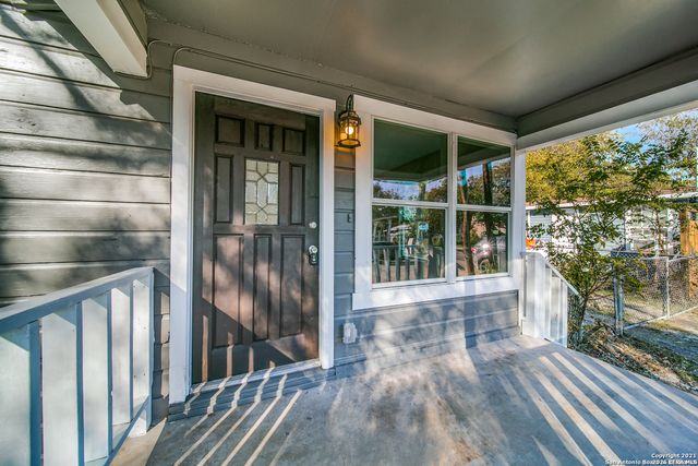 2727 Roselawn Rd, San Antonio, TX 78226