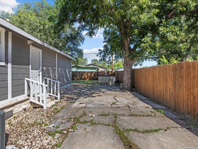 2727 Roselawn Rd, San Antonio, TX 78226