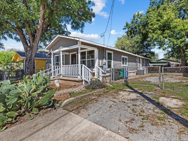 2727 Roselawn Rd, San Antonio, TX 78226
