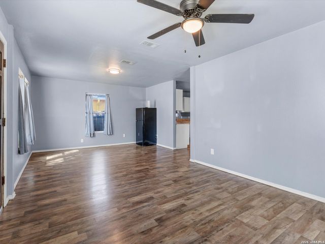 2727 Roselawn Rd, San Antonio, TX 78226