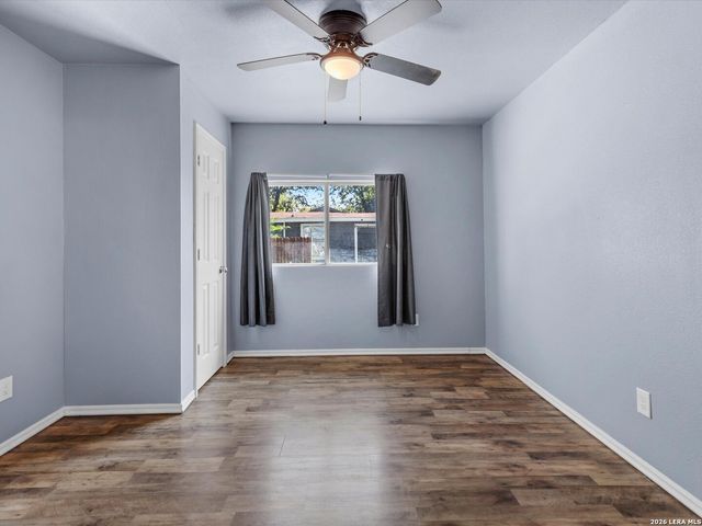 2727 Roselawn Rd, San Antonio, TX 78226