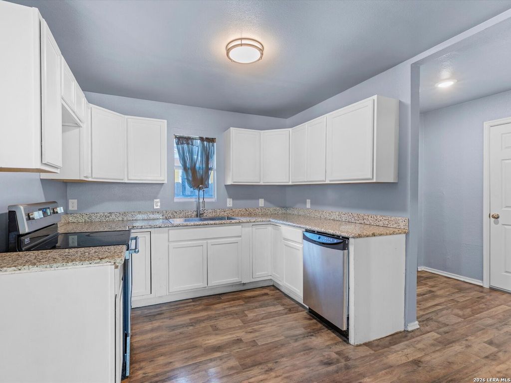 2727 Roselawn Rd, San Antonio, TX 78226