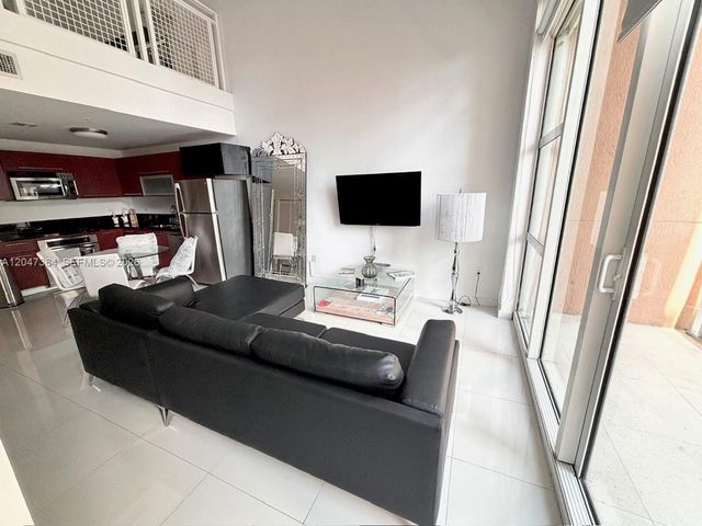 244 Biscayne Boulevard 451, Miami, FL 33132