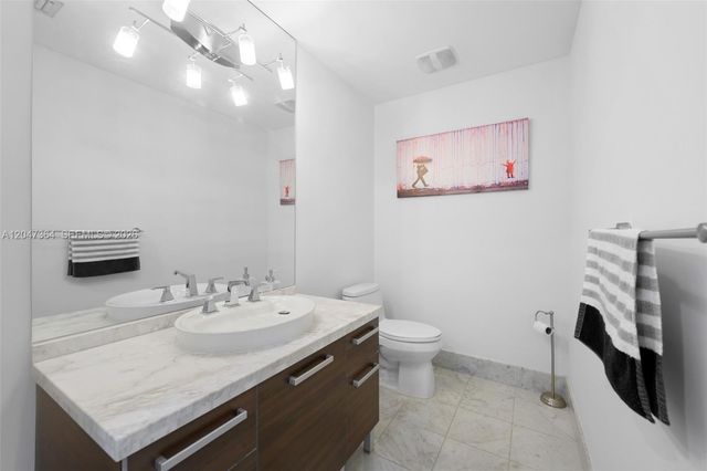 244 Biscayne Boulevard 451, Miami, FL 33132