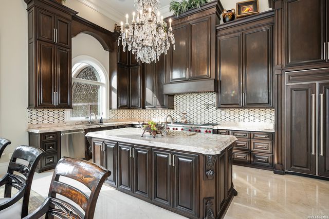 11 Vineyard Dr., San Antonio, TX 78257