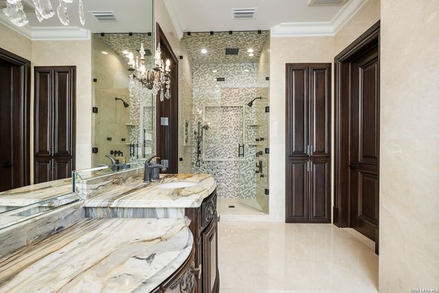11 Vineyard Dr., San Antonio, TX 78257