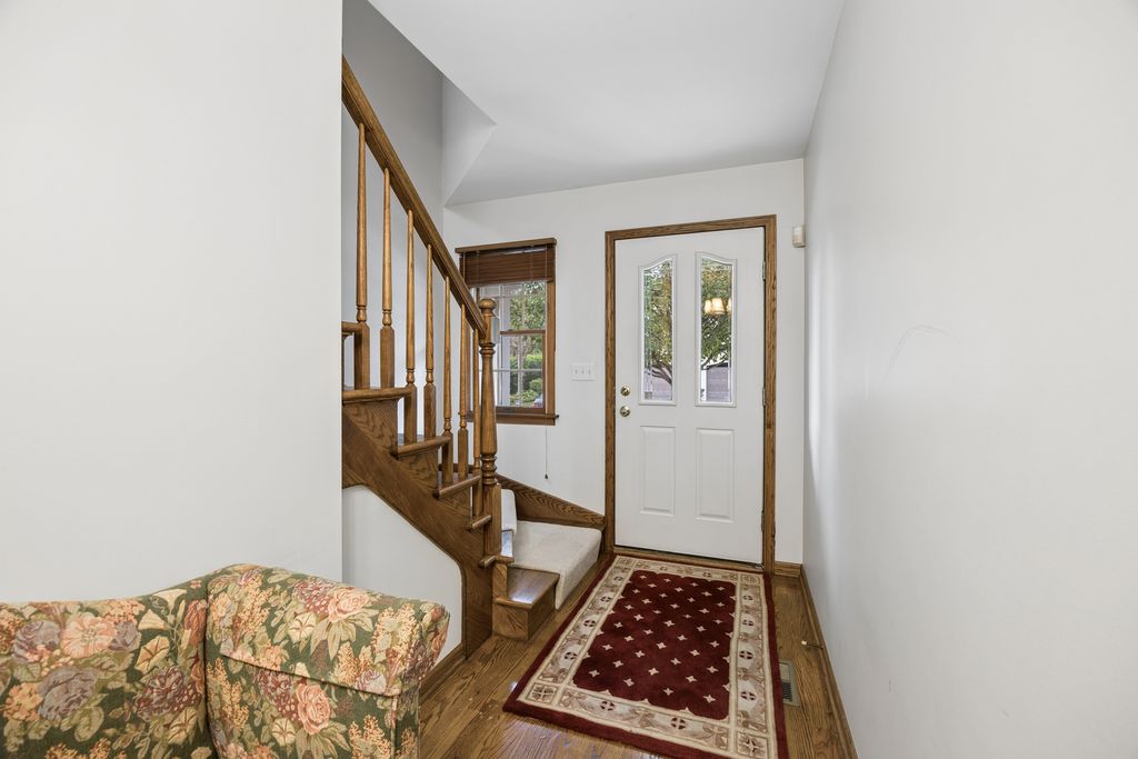 11134 Indian Woods Drive, Indian Head Park, IL 60525 — photo 2