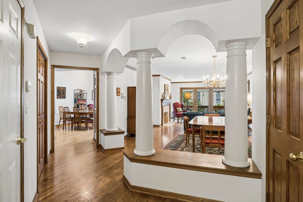 11134 Indian Woods Drive, Indian Head Park, IL 60525 — photo 3