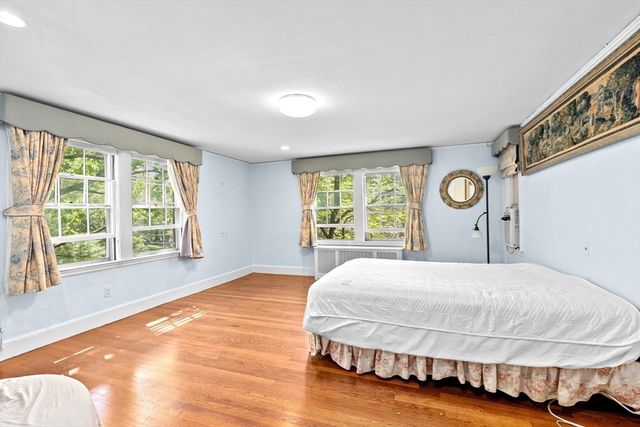 25 Hundreds Cir, Wellesley, MA 02481