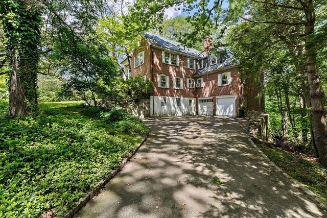 25 Hundreds Cir, Wellesley, MA 02481
