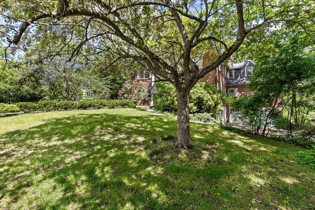25 Hundreds Cir, Wellesley, MA 02481